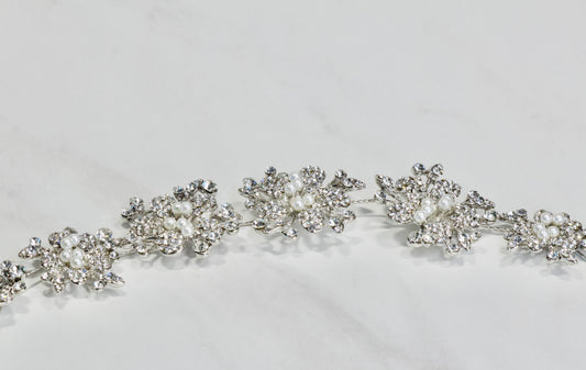 Fleurs Ornées De Bijoux Headpiece