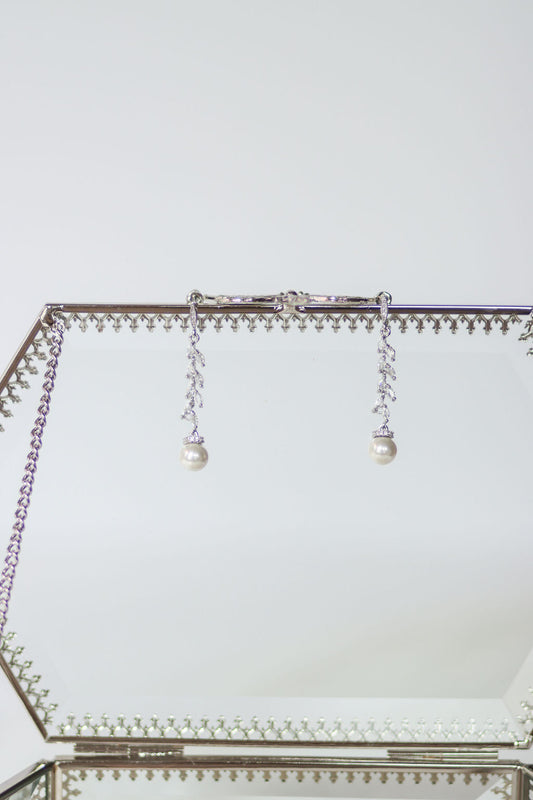 Fleur De Perle De Vigne Earrings